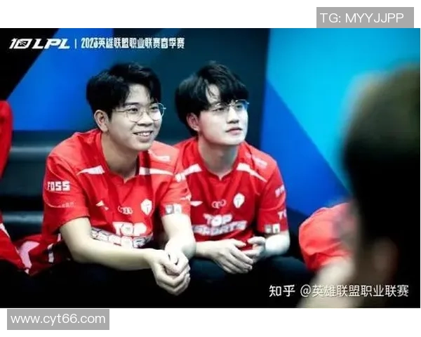 赛后复盘：深入剖析FPX与TES的团队配合与战术执行